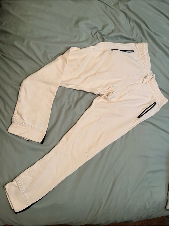 Gymshark Other - Gymshark Cream Kids Joggers with Black Zip Accents